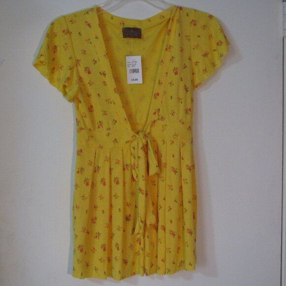 * 2/$15 The Rag Story Top Juniors Small Jr S NWT $38 Yellow Layering Top Vest - Picture 1 of 3